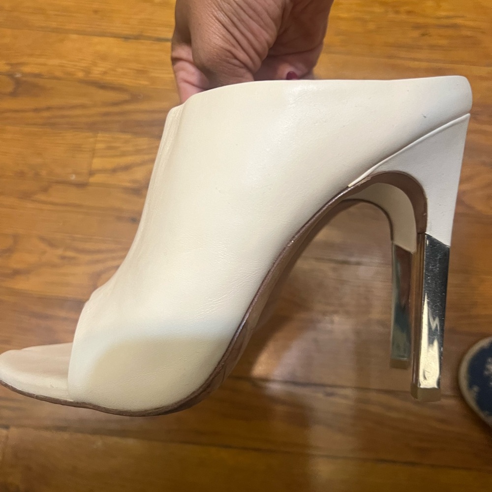 Elegant Cream Heeled Mules - BCBGMAX